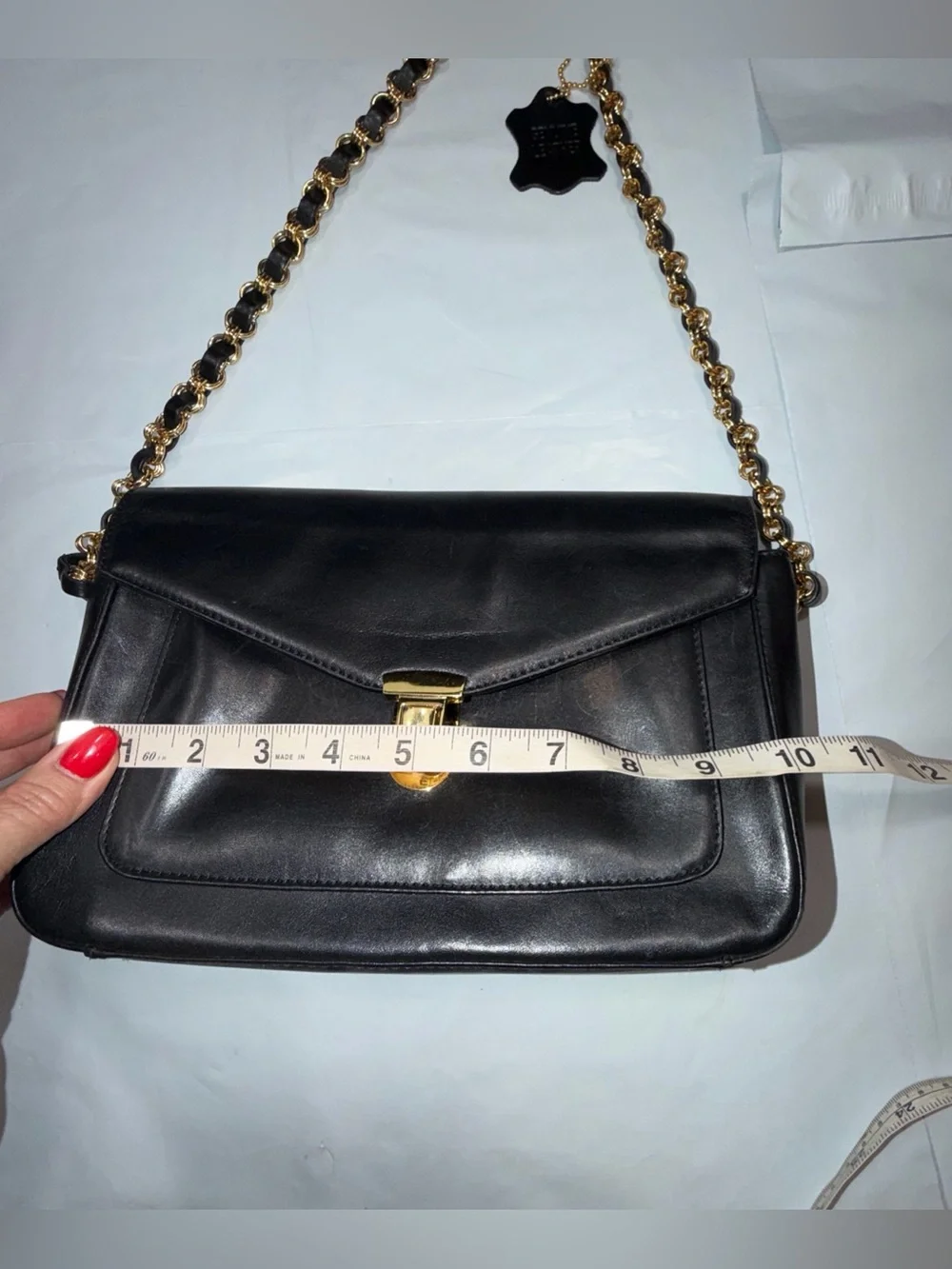 Bloomingdale’s Black Leather Bag Gold Buckle Chain Shoulder Strap Purse Vintage